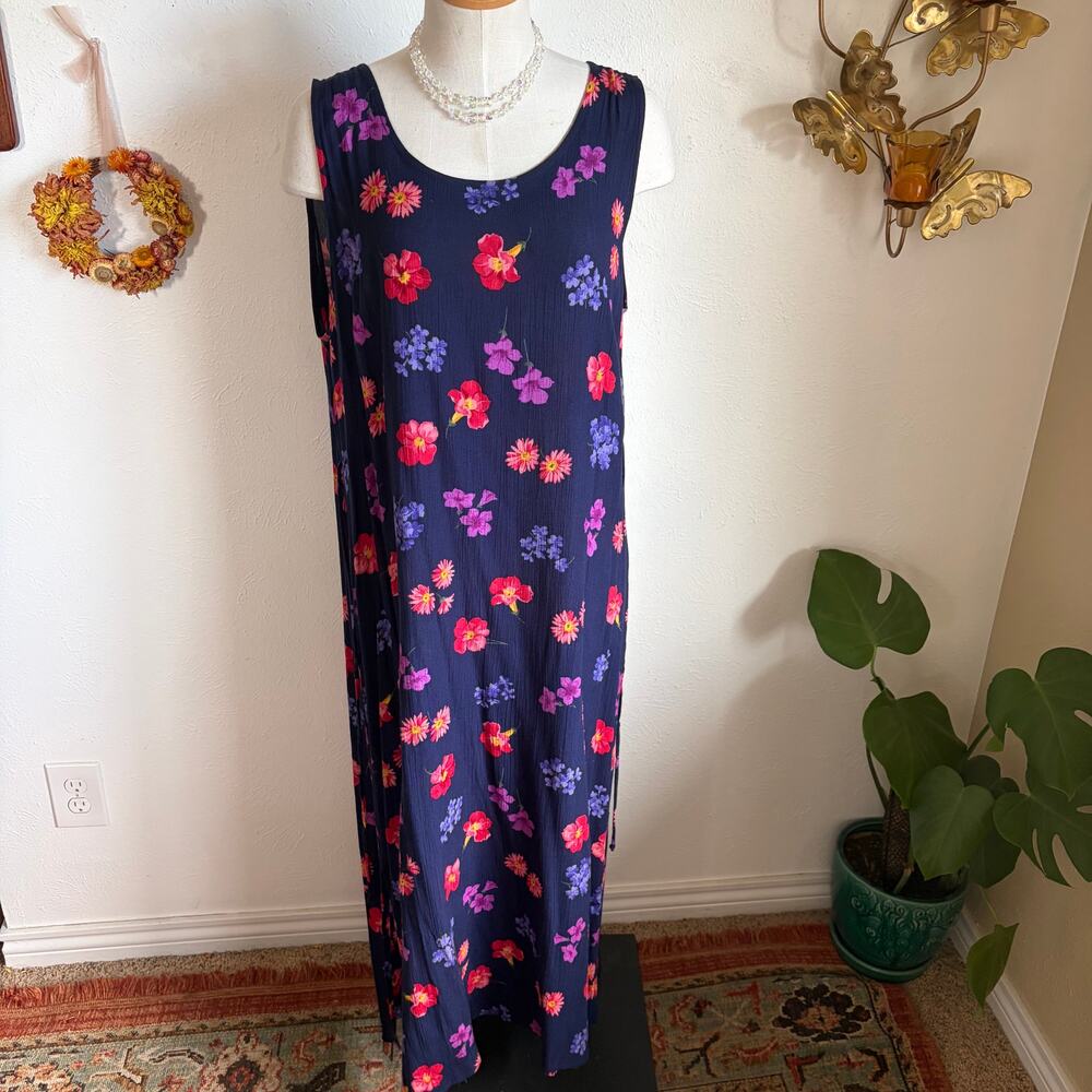 90s Vintage Floral Maxi Dress - Picture 4 of 9